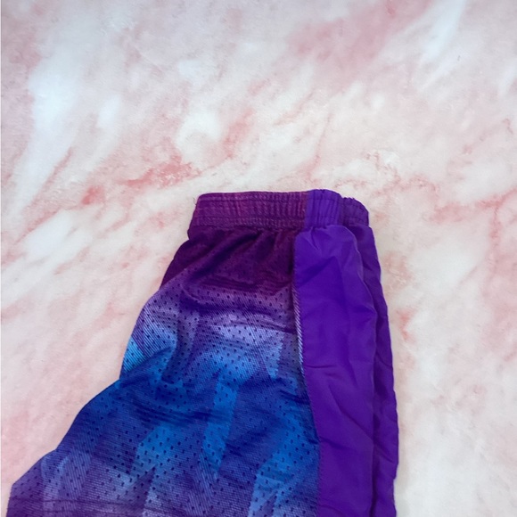 Kids shorts made by sketchers🙃🙃🙃🙂🙂🙂 - Picture 4 of 5